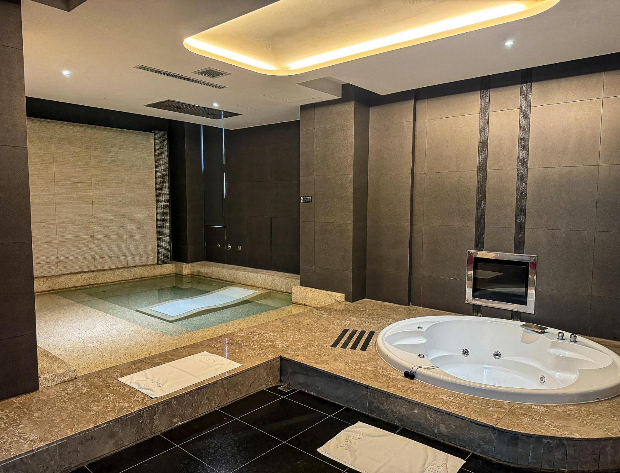 All-Ur Boutique Motel - Taichung Branch Extérieur photo