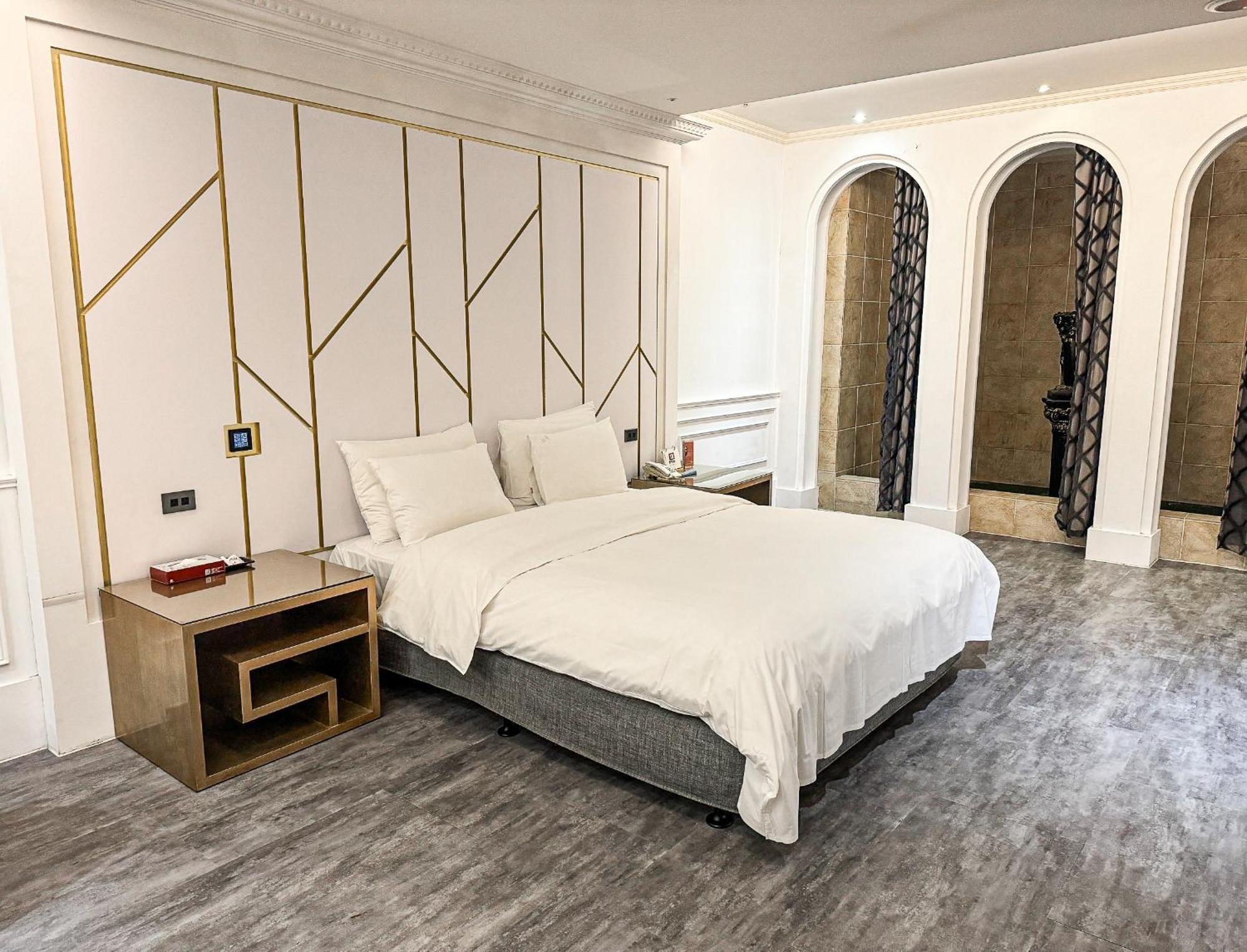 All-Ur Boutique Motel - Taichung Branch Extérieur photo