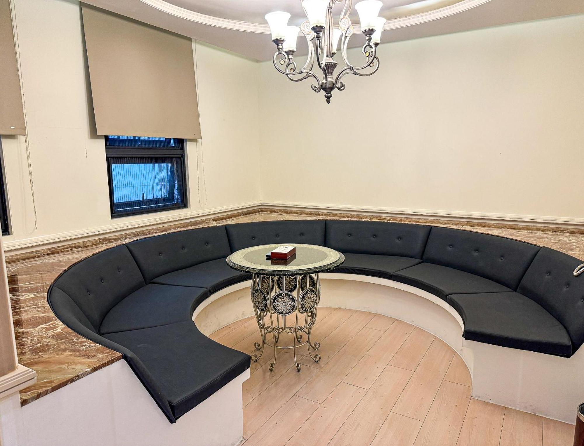 All-Ur Boutique Motel - Taichung Branch Extérieur photo