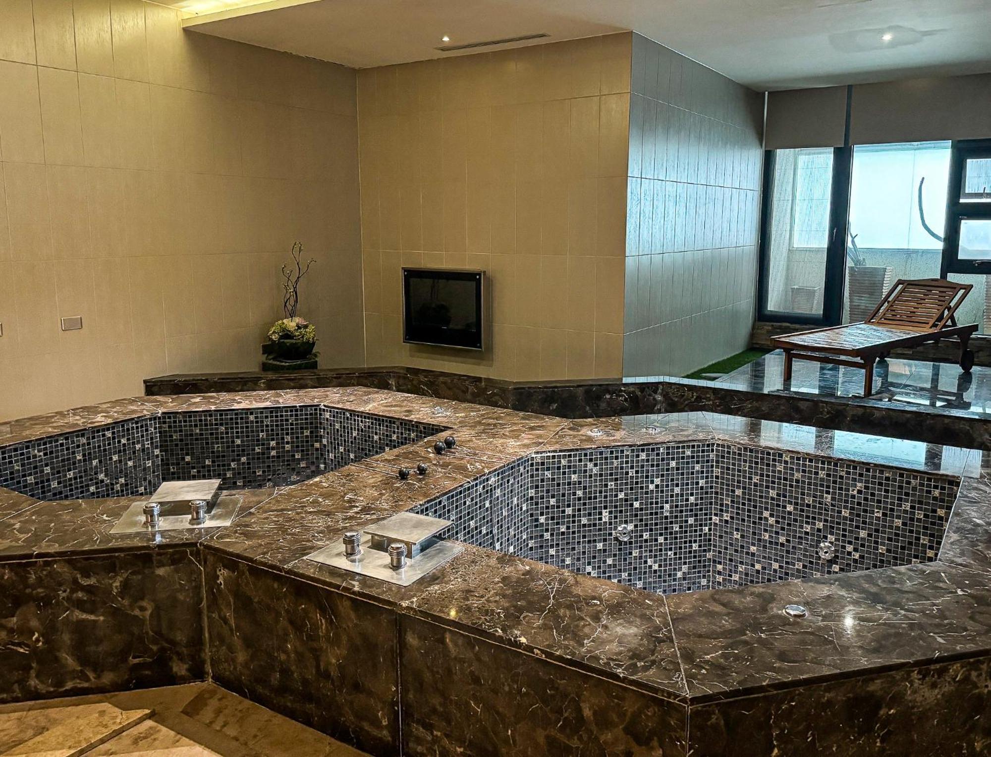All-Ur Boutique Motel - Taichung Branch Extérieur photo
