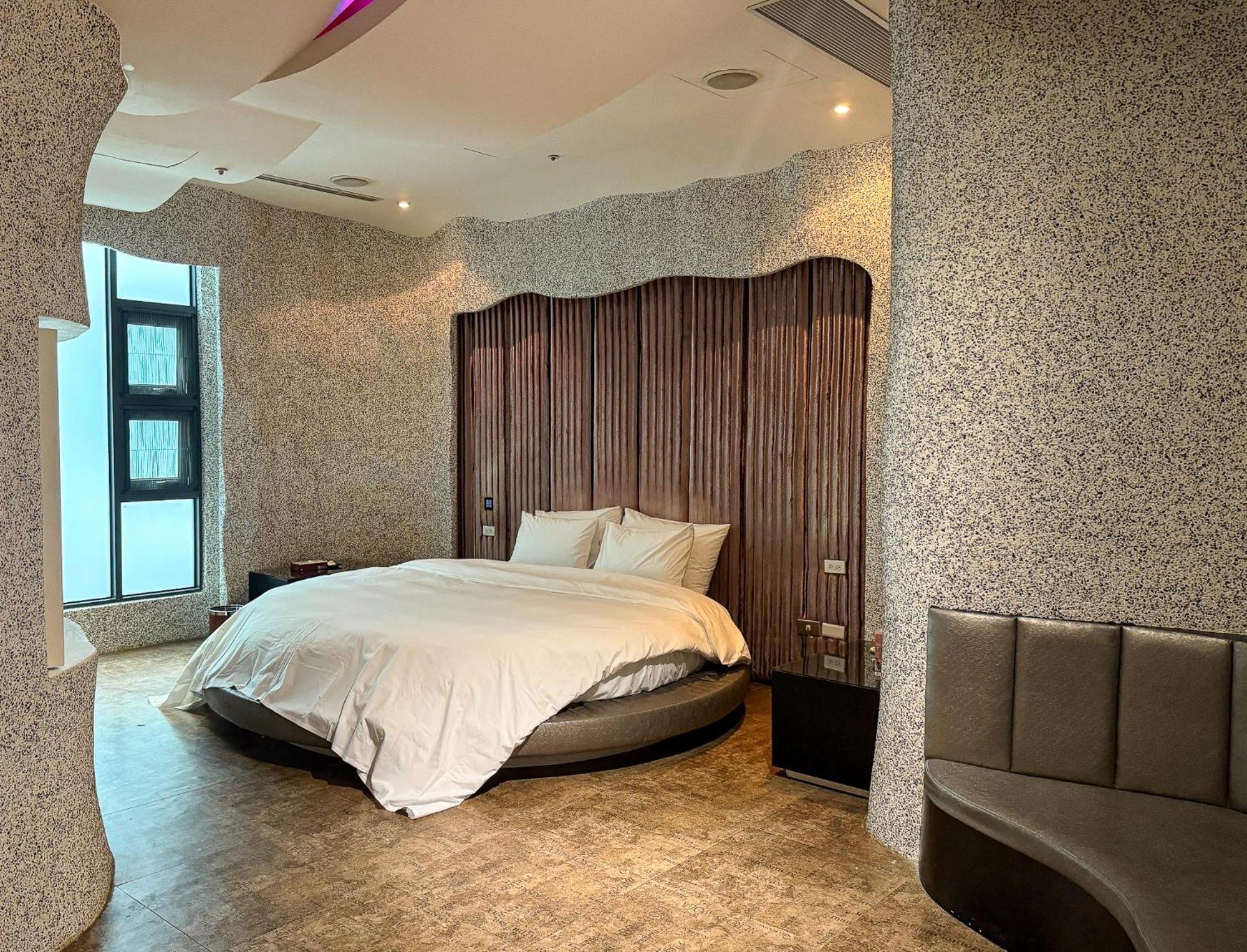 All-Ur Boutique Motel - Taichung Branch Extérieur photo