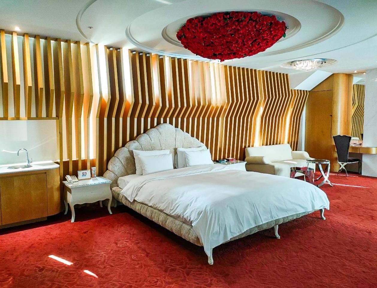 All-Ur Boutique Motel - Taichung Branch Extérieur photo