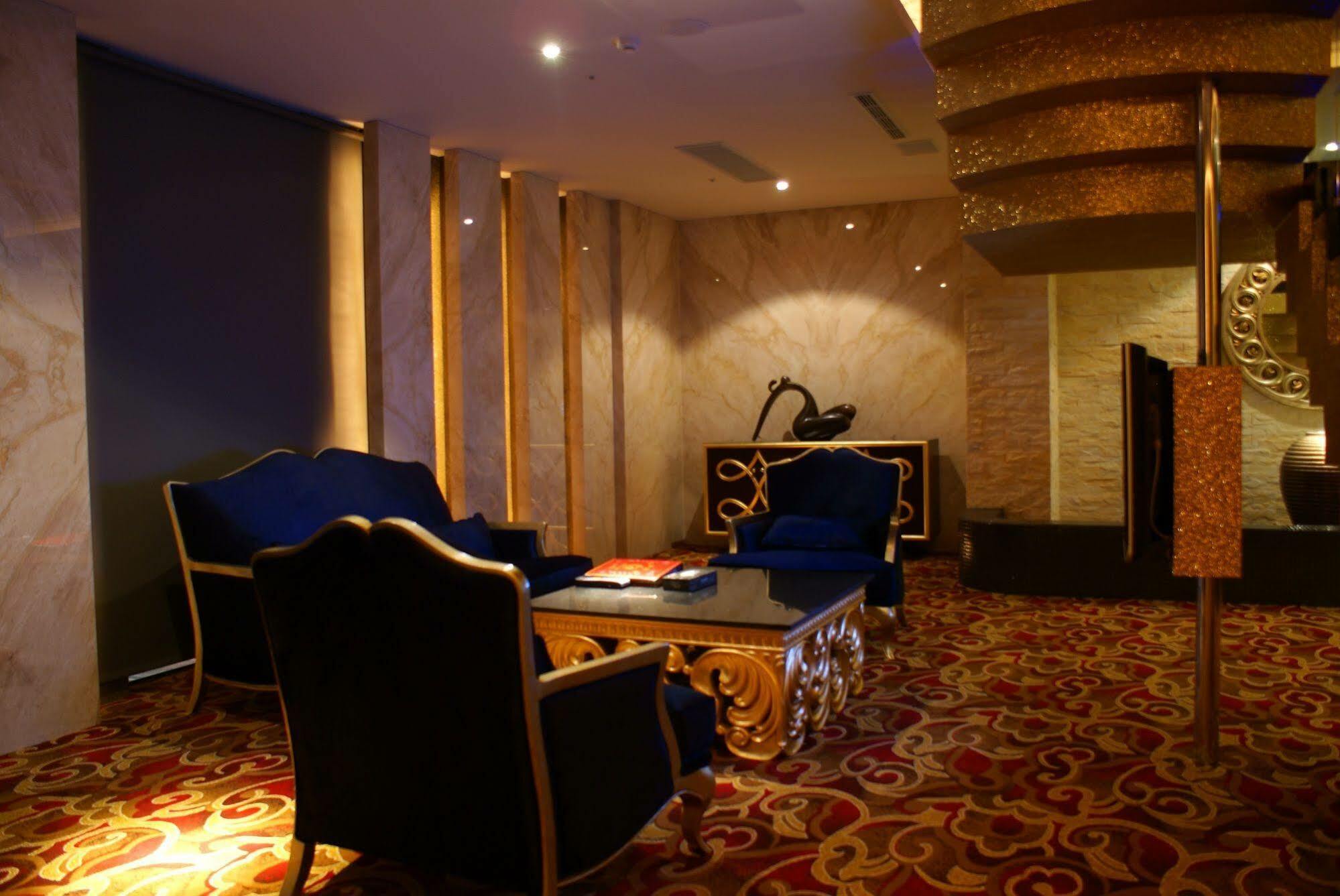 All-Ur Boutique Motel - Taichung Branch Extérieur photo